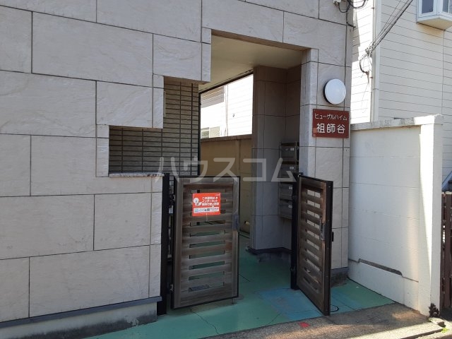 19/27 エントランス