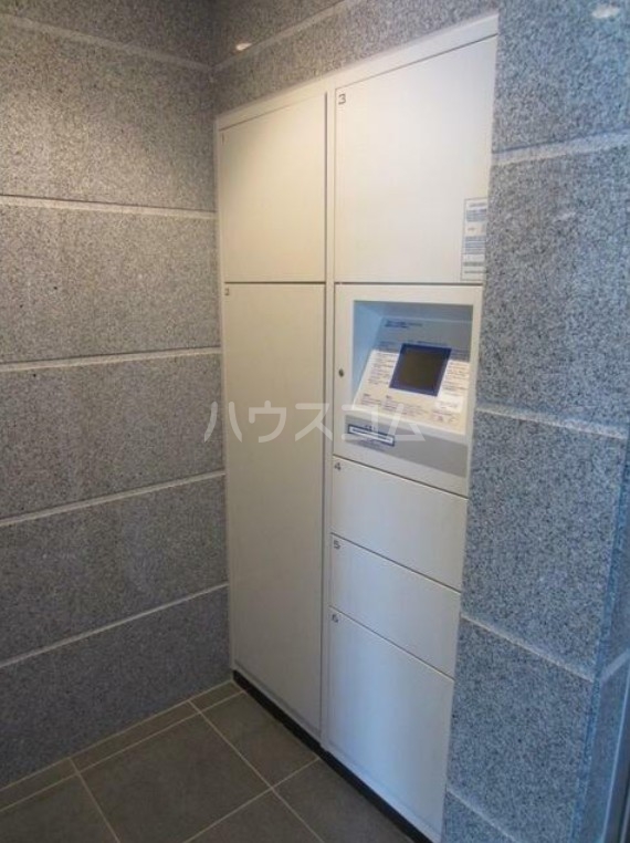 14/23 エントランス