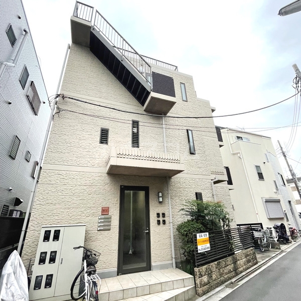 15/18 エントランス