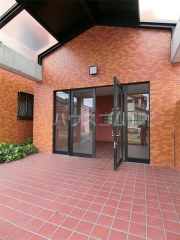 22/30 エントランス