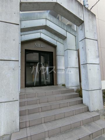 18/28 エントランス