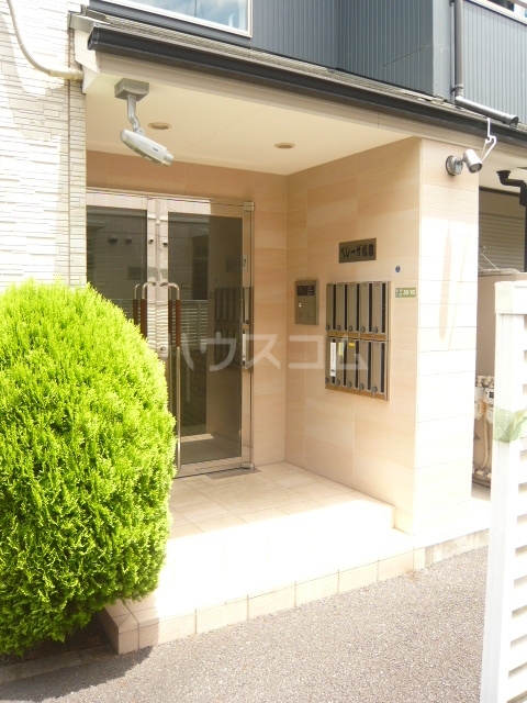 28/30 エントランス