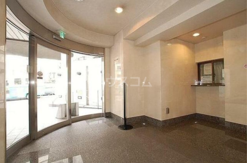 19/26 エントランス