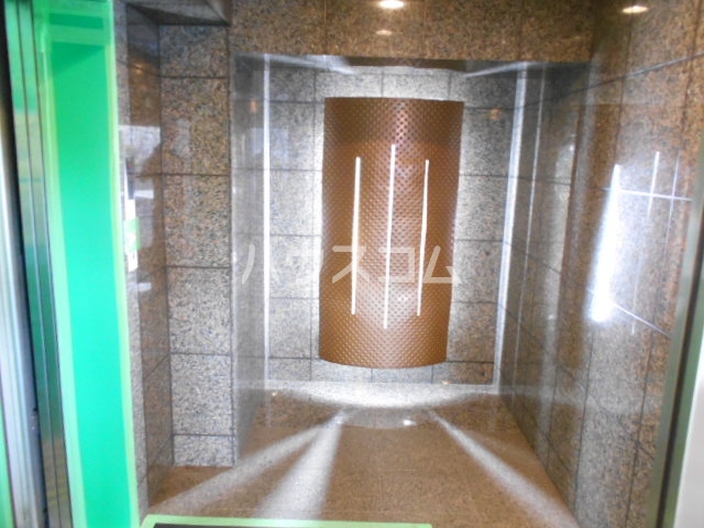 20/26 エントランス