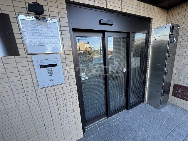 29/30 エントランス