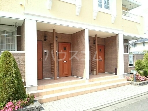 28/30 エントランス