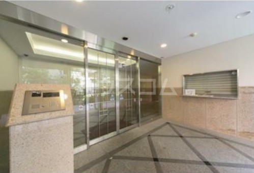 16/26 エントランス