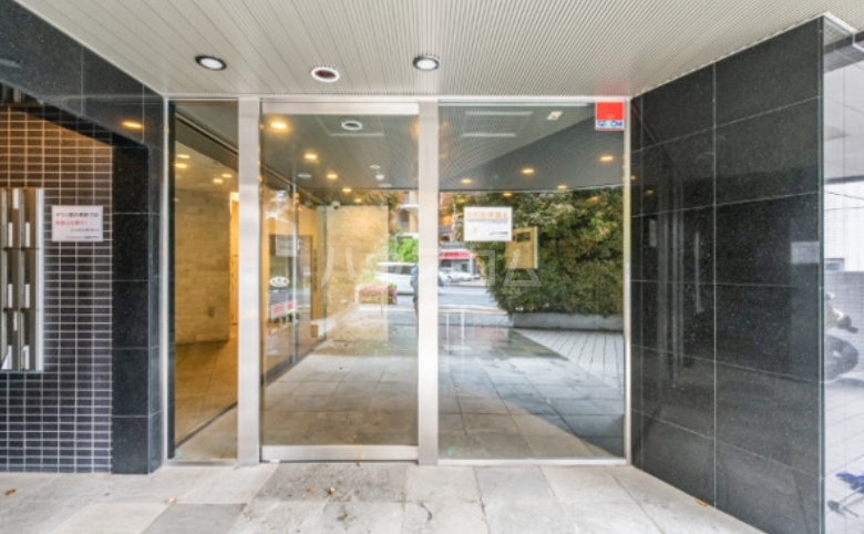 5/8 エントランス