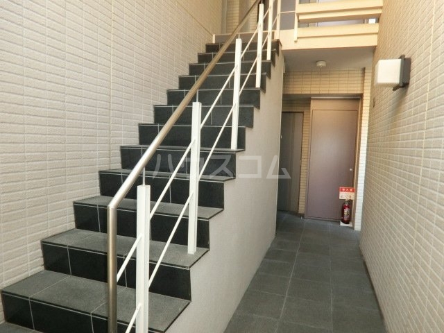 21/26 エントランス