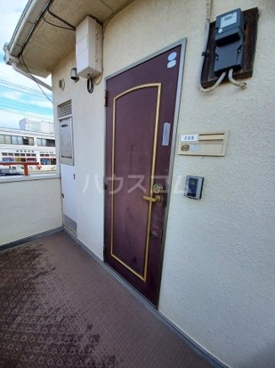 16/23 エントランス