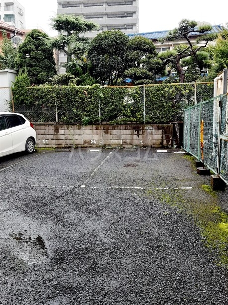 21/29 駐車場