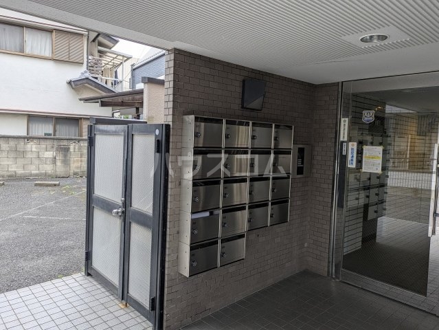 28/30 エントランス