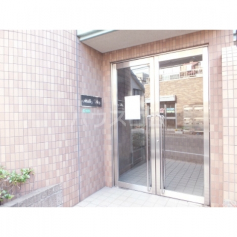 18/19 エントランス