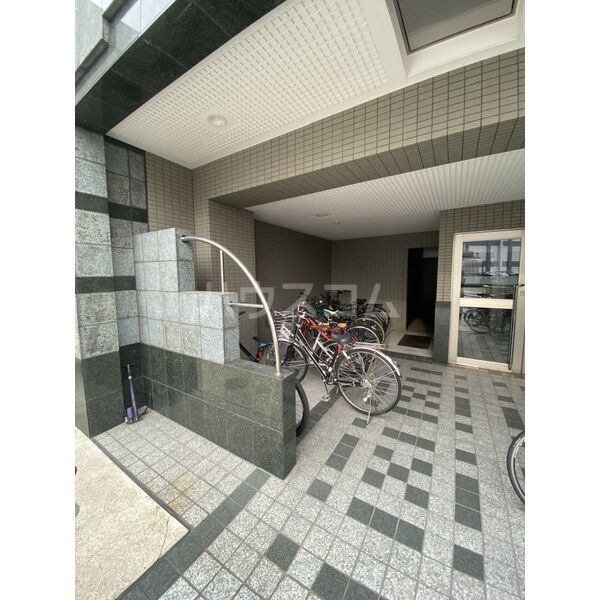 16/24 エントランス