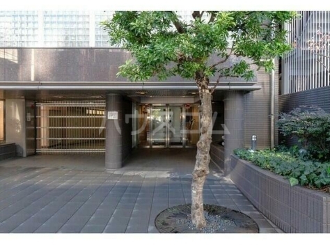 15/18 エントランス