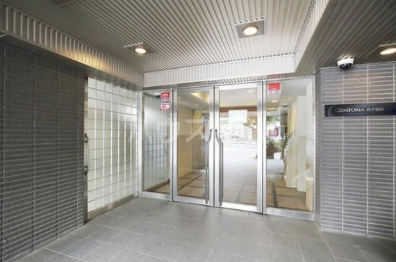 14/18 エントランス