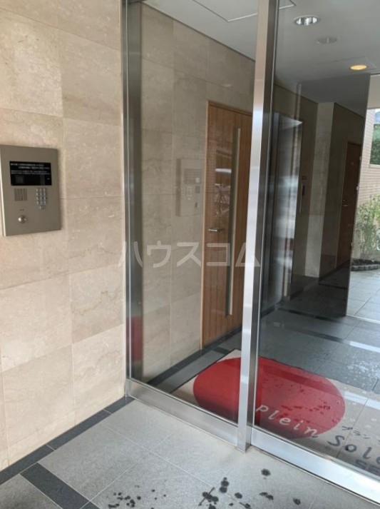 14/18 エントランス