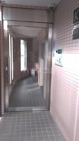 28/30 エントランス