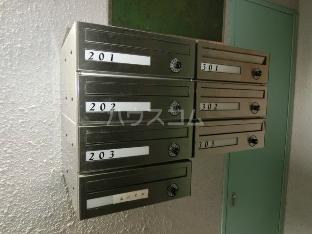 17/25 エントランス