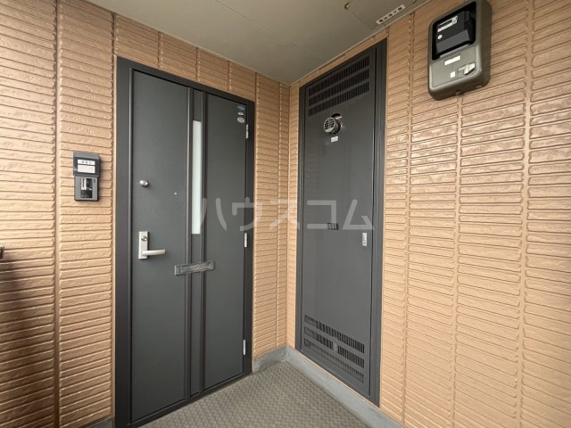 25/30 エントランス