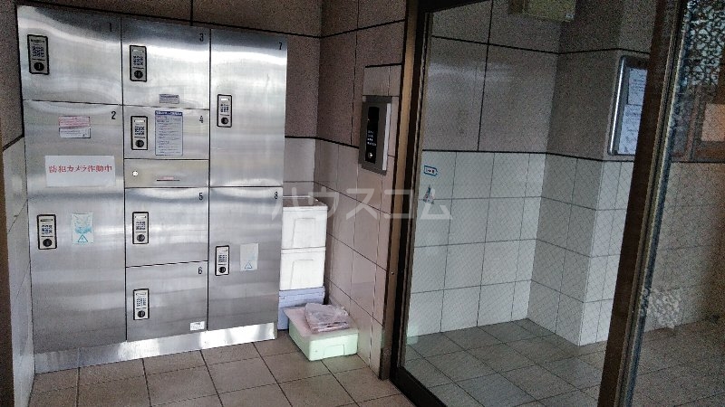 20/29 エントランス