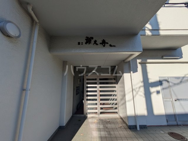 2/3 エントランス