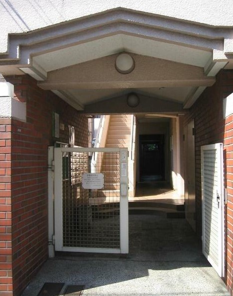 18/20 エントランス