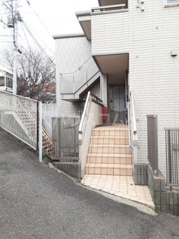 28/30 エントランス