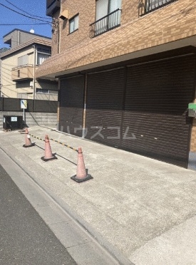 25/30 エントランス