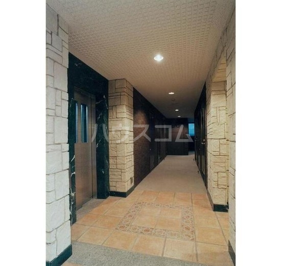 15/19 エントランス