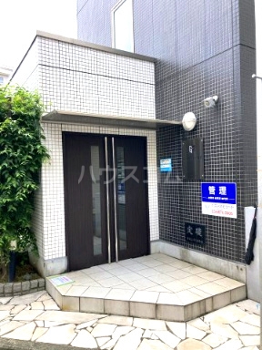 24/26 エントランス