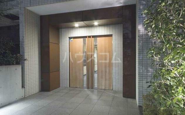 16/25 エントランス