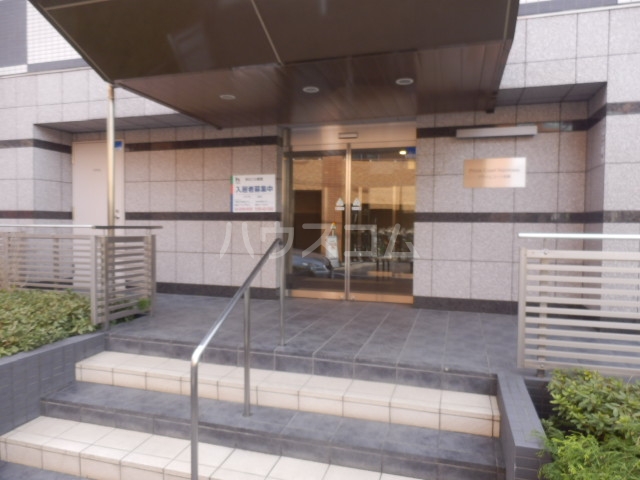 25/29 エントランス