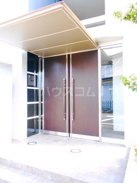 17/25 エントランス