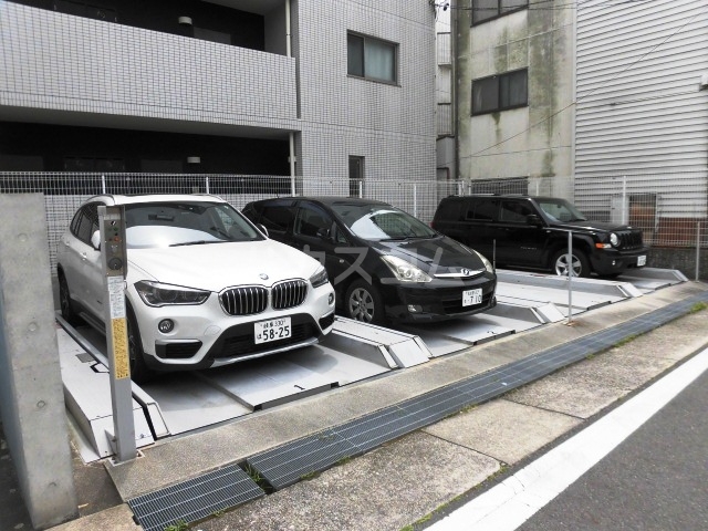 18/26 駐車場