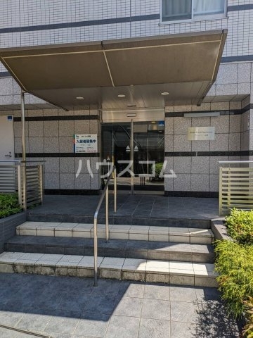 2/4 エントランス