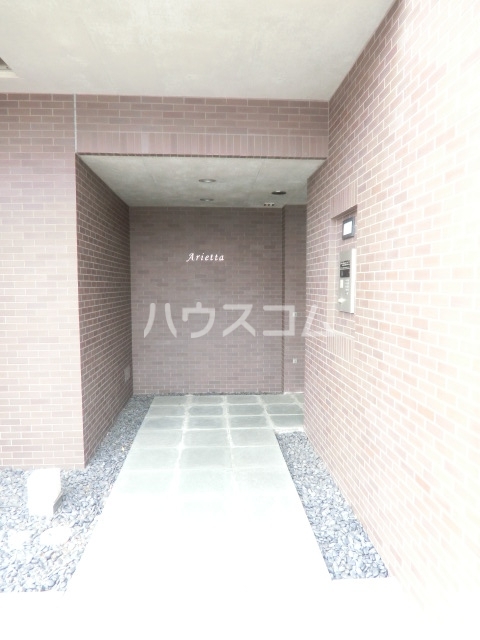 19/25 エントランス