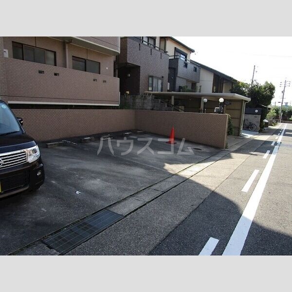 17/25 駐車場