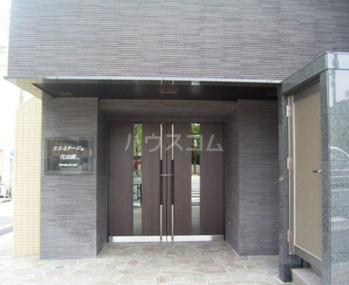 15/23 エントランス