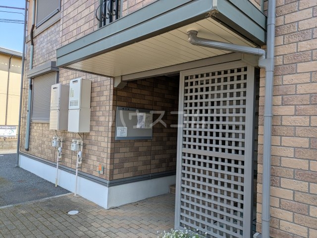 27/30 エントランス