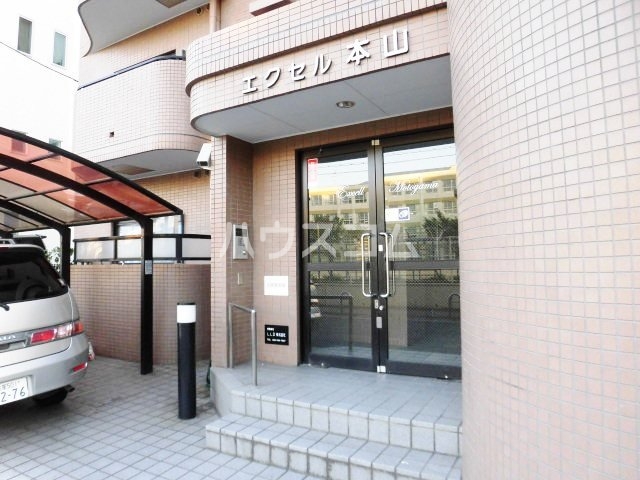 21/30 エントランス