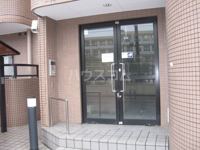 16/25 エントランス