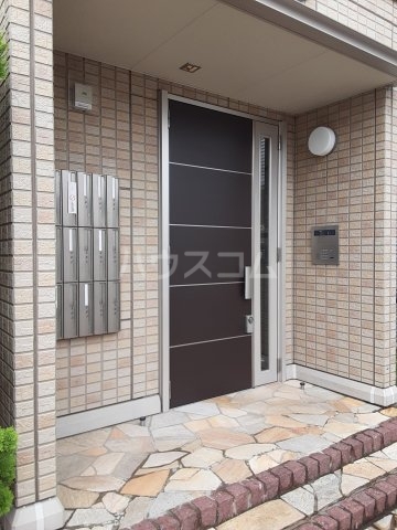 25/28 エントランス