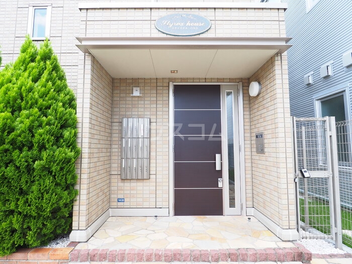 18/21 エントランス