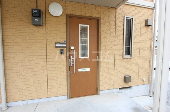 27/30 エントランス