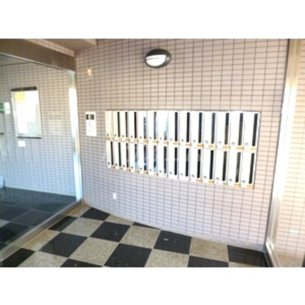 17/28 エントランス