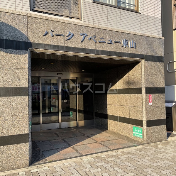 28/30 エントランス