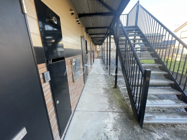 20/23 エントランス