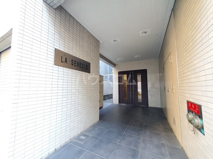 2/11 エントランス