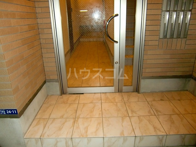 19/29 エントランス